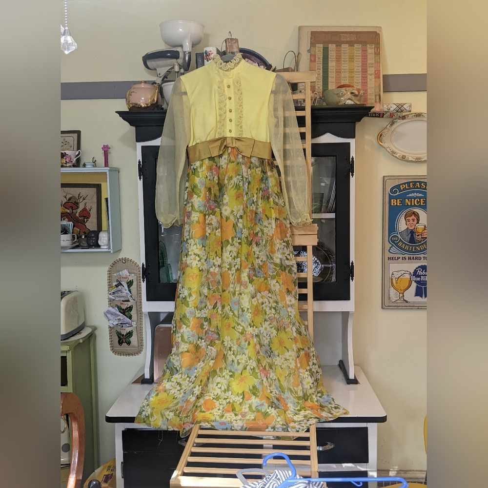 Vintage, floral, long sleeved, maxi dress with ruffle and bow details - Picture 6 of 13
